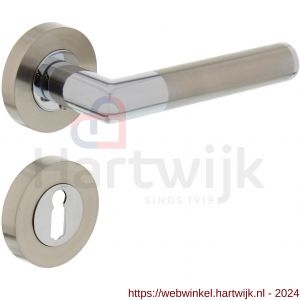 Intersteel Living 1693 deurkruk Bastian op rond rozet 7 mm nokken met sleutelgat plaatje chroom-nikkel mat - H26004911 - afbeelding 1