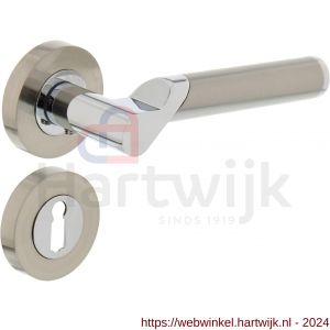 Intersteel Living 1701 deurkruk Casper op rond rozet 7 mm nokken met sleutelgat plaatje chroom-nikkel mat - H26004938 - afbeelding 1