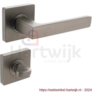 Intersteel 1713 deurkruk Hera op vierkante rozet met nokken 55x55x10 mm en WC sluiting 8 mm antraciet-grijs - H26010389 - afbeelding 1