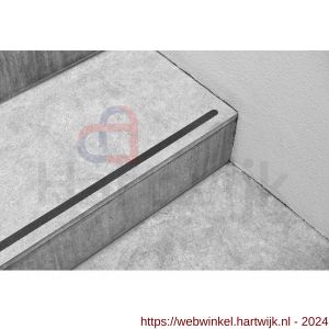 SecuCare antislip sticker langwerpig 19x600 mm binnen en buiten trap 15 treden set 15 stuks zwart - H50750276 - afbeelding 3