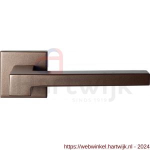 GPF Bouwbeslag Anastasius 3160.A2-02R Raa deurkruk gatdeel op vierkante rozet 50x50x8 mm rechtswijzend Bronze blend - H21010193 - afbeelding 1