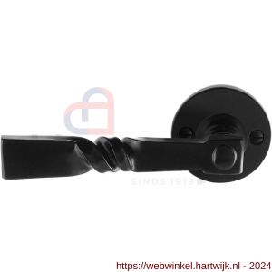 GPF Bouwbeslag Smeedijzer 6245.60-00L/R Nokka deurkruk op ronde rozet 53x5 mm links-rechtswijzend smeedijzer zwart - H21009595 - afbeelding 1