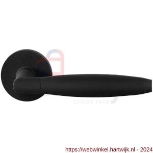 GPF Bouwbeslag ZwartWit 8266.61-00 Ika XL deurkruk op rond rozet 50x8 mm zwart - H21009389 - afbeelding 1