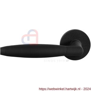 GPF Bouwbeslag ZwartWit 8266.61-00L/R Ika XL deurkruk gatdeel op rond rozet 50x8 mm links-rechtswijzend zwart - H21010349 - afbeelding 1